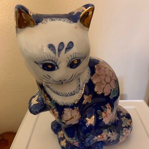 Ceramic cat made in China